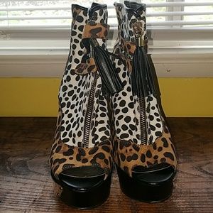 ROGUE cheetah dalmation peeptoe booties sz 10